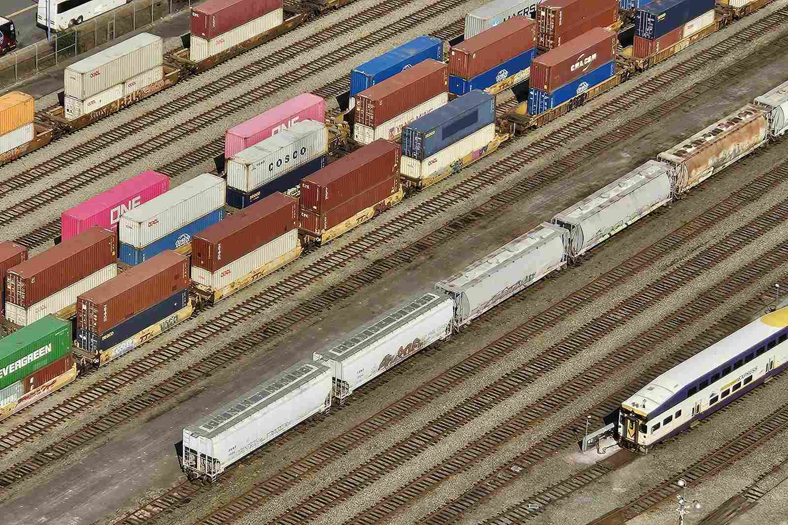 Недоліки залізничного транспорту