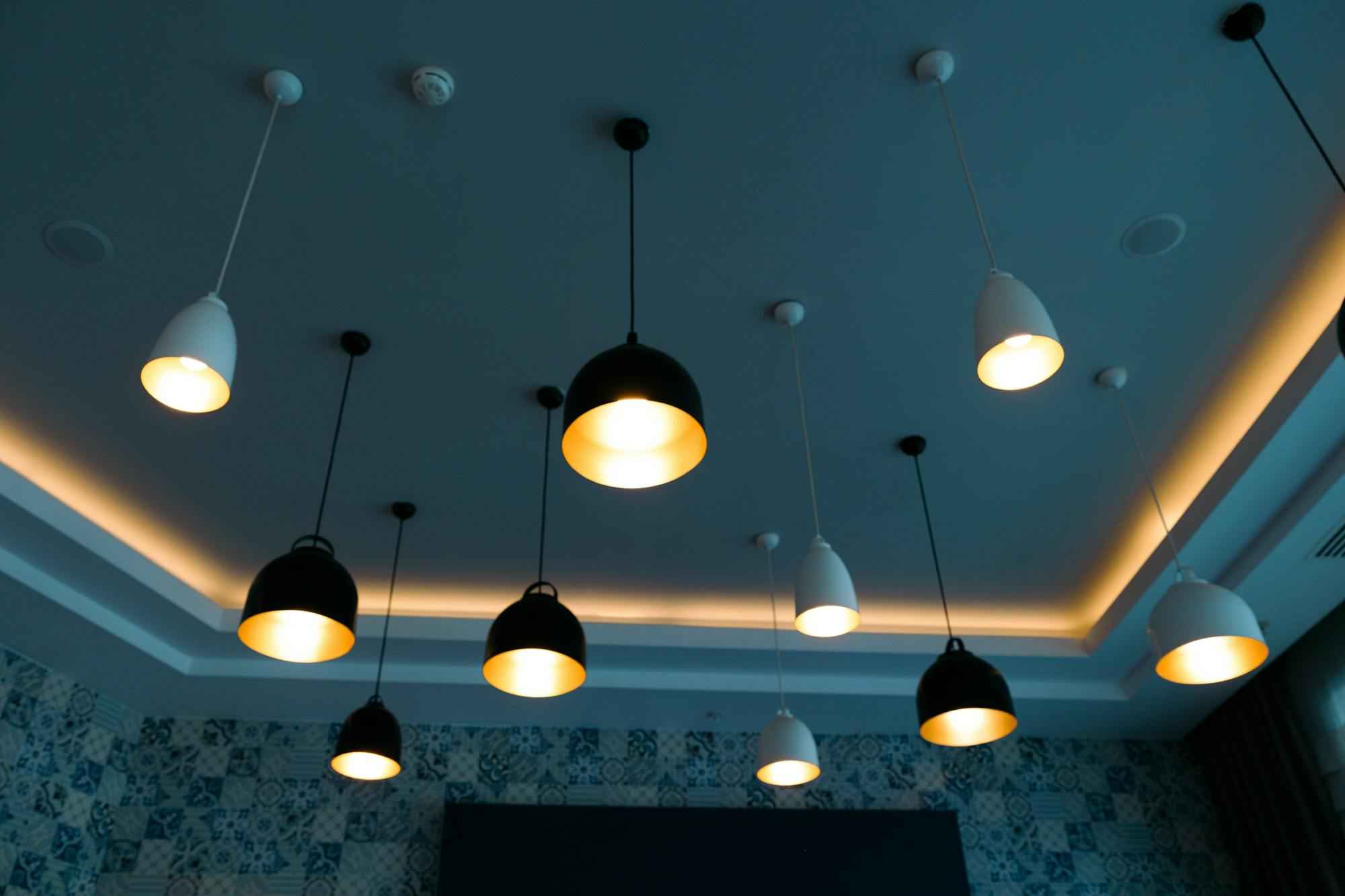 Як привезти люстри з Китаю оптом: поради від DiFFreight